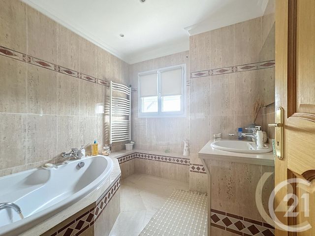 maison à vendre - 6 pièces - 140.21 m2 - HOUILLES - 78 - ILE-DE-FRANCE - Century 21 Officimmo