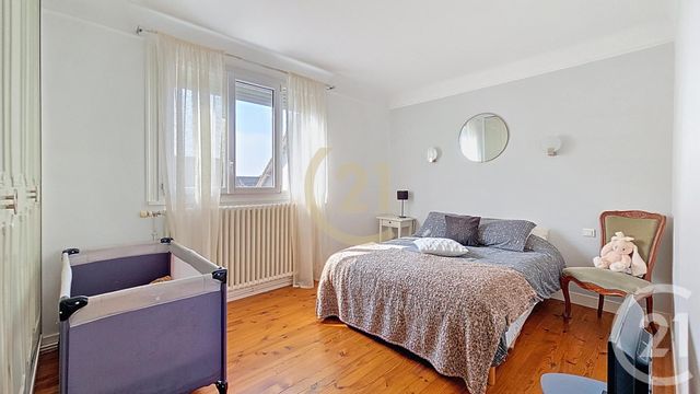 maison à vendre - 8 pièces - 236.16 m2 - SARTROUVILLE - 78 - ILE-DE-FRANCE - Century 21 Officimmo