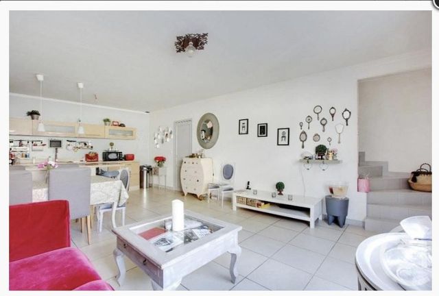 Appartement à louer - 6 pièces - 102.0 m2 - HOUILLES - 78 - ILE-DE-FRANCE - Century 21 Officimmo