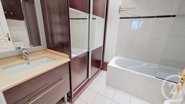 Appartement à louer - 2 pièces - 48.52 m2 - SARTROUVILLE - 78 - ILE-DE-FRANCE - Century 21 Officimmo