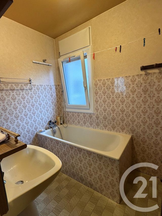 Appartement F5 à vendre - 5 pièces - 91.0 m2 - HOUILLES - 78 - ILE-DE-FRANCE - Century 21 Officimmo