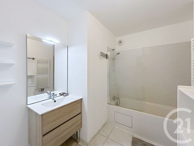 Appartement F3 à vendre - 3 pièces - 63.01 m2 - HOUILLES - 78 - ILE-DE-FRANCE - Century 21 Officimmo
