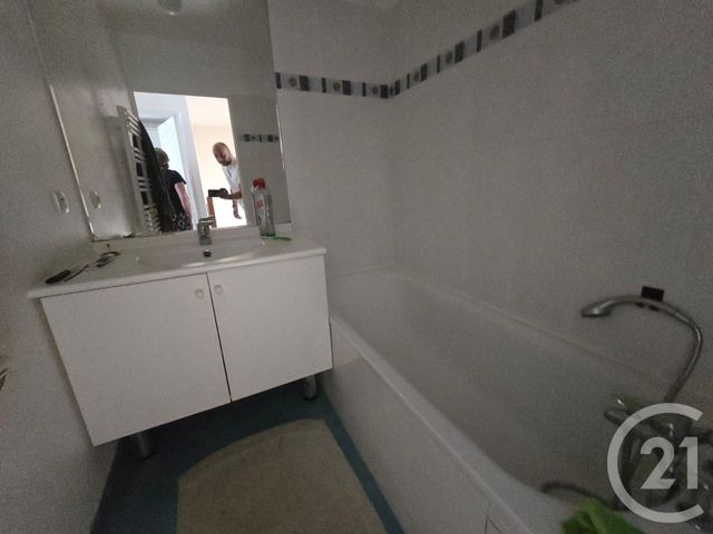 maison à louer - 5 pièces - 108.0 m2 - HOUILLES - 78 - ILE-DE-FRANCE - Century 21 Officimmo