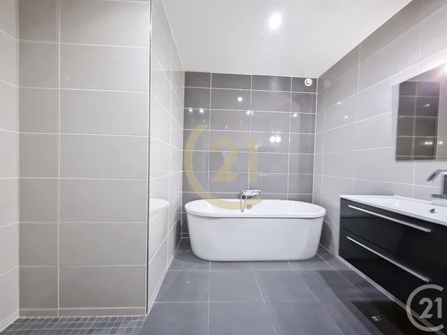 maison à louer - 4 pièces - 121.36 m2 - HOUILLES - 78 - ILE-DE-FRANCE - Century 21 Officimmo