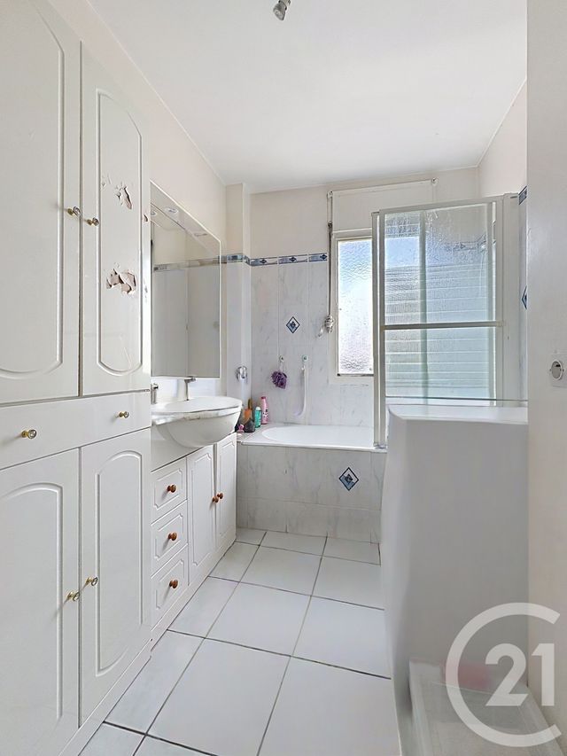 Appartement F3 à vendre - 3 pièces - 59.25 m2 - HOUILLES - 78 - ILE-DE-FRANCE - Century 21 Officimmo