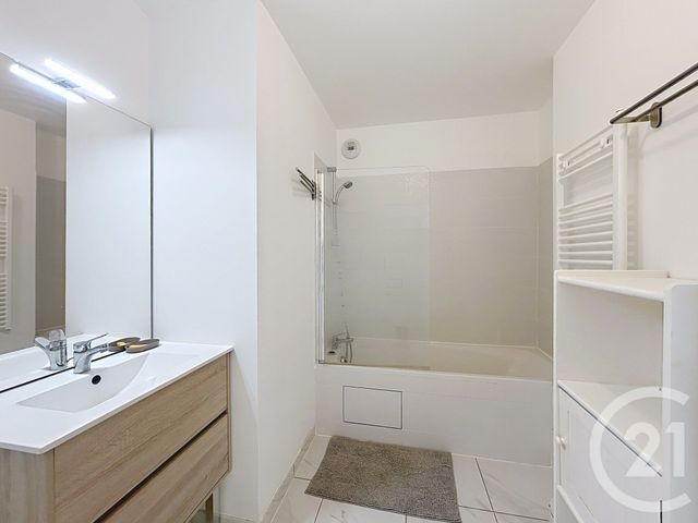 Appartement F3 à vendre - 3 pièces - 63.01 m2 - HOUILLES - 78 - ILE-DE-FRANCE - Century 21 Officimmo